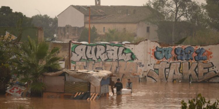 Foto da enchente que atinge a região de Valência