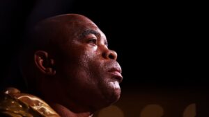 Anderson Silva antes de sua luta de boxe contra Jake Paul