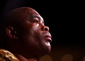 Anderson Silva antes de sua luta de boxe contra Jake Paul