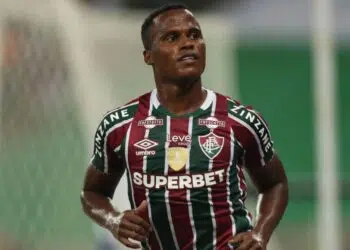 Jhon Arias, atacante do Fluminense, comemora o gol marcado contra o Cruzeiro, em partida válida pelo Campeonato Brasileiro