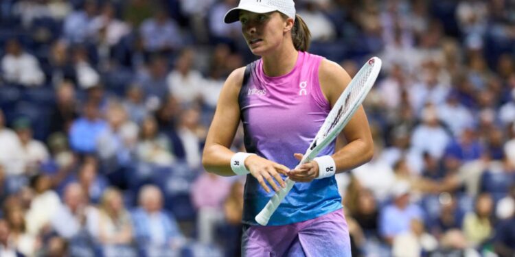 Iga Swiatek, tenista polonesa, durante partida contra Jessica Pegula, válida pelas quartas de final do US Open
