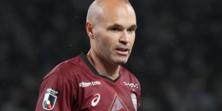 Andrés Iniesta participa de amistoso entre Vissel Kobe e Barcelona, em 6 de junho