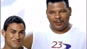 Foto de Popó junto com Maguila