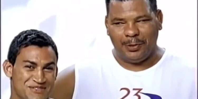 Foto de Popó junto com Maguila