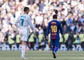 Foto de Cristiano Ronaldo, do Real Madrid, e Lionel Messi, do Barcelona, durante clássico entre as equipes