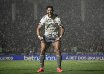 Hulk comemorando o gol decisivo contra o Vasco, em São Januário