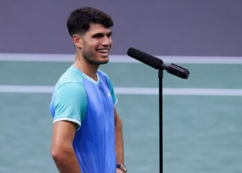 Alcaraz faz homanegem a Neymar após vitória em Paris