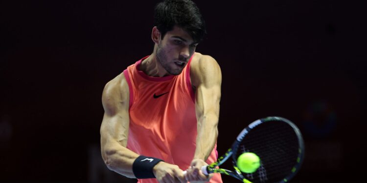 Carlos Alcaraz em ação no Six Kings League, na Arábia Saudita