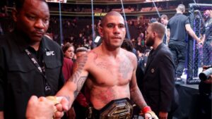 Alex Poatan vence Rountree Jr e mantém cinturão do UFC