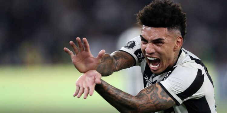 Igor Jesus, do Botafogo, comemora gol