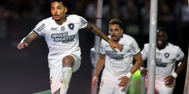 Botafogo vence Bragantino no Brasileirão