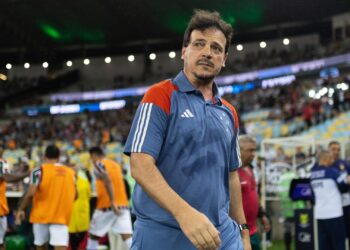 Fernando Diniz fala sobre reencontro com o Fluminense no Brasileirão