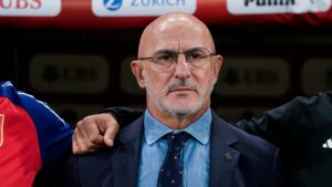 Campeão da Eurocopa reclama de contrato