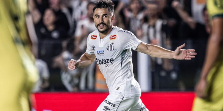 Chapecoense x Santos é duelo decisivo na Série B