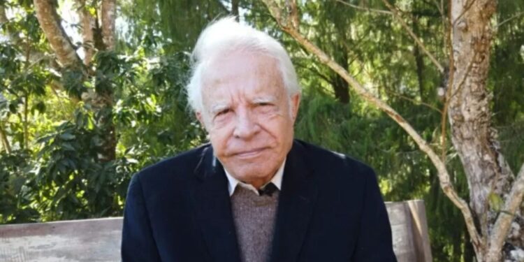 Cid Moreira apresentou jornal de shorts