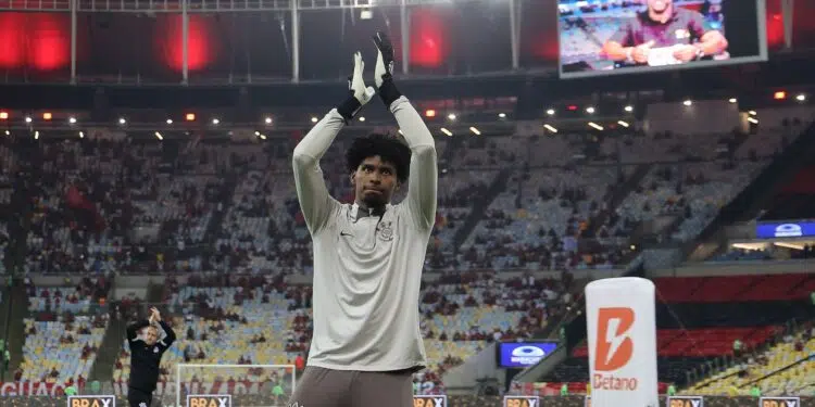 Corinthians pode pagar nova multa por Hugo Souza