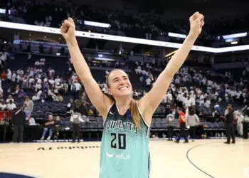 Craques da NBA enlouquecem com Sabrina Ionescu