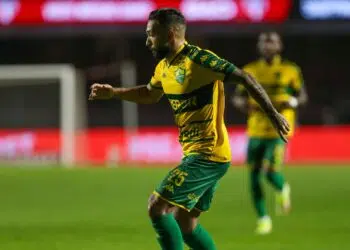 Cuiabá bate São Paulo no Brasileirão
