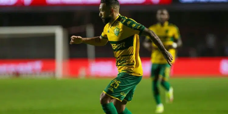 Cuiabá bate São Paulo no Brasileirão