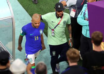 Neymar e Daniel Alves juntos na Copa do Mundo de 2022