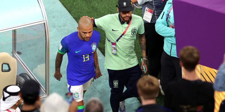 Neymar e Daniel Alves juntos na Copa do Mundo de 2022