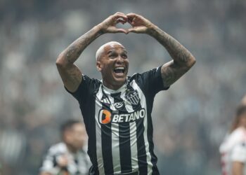 Deyverson sai ovacionado após vitória do Atlético-MG