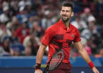 Djokovic vence mais uma em Xangai
