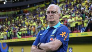 Dorival Jr avalia cobranças por melhora da Seleção Brasileira