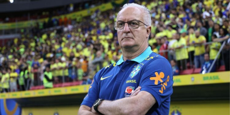 Dorival Jr avalia cobranças por melhora da Seleção Brasileira