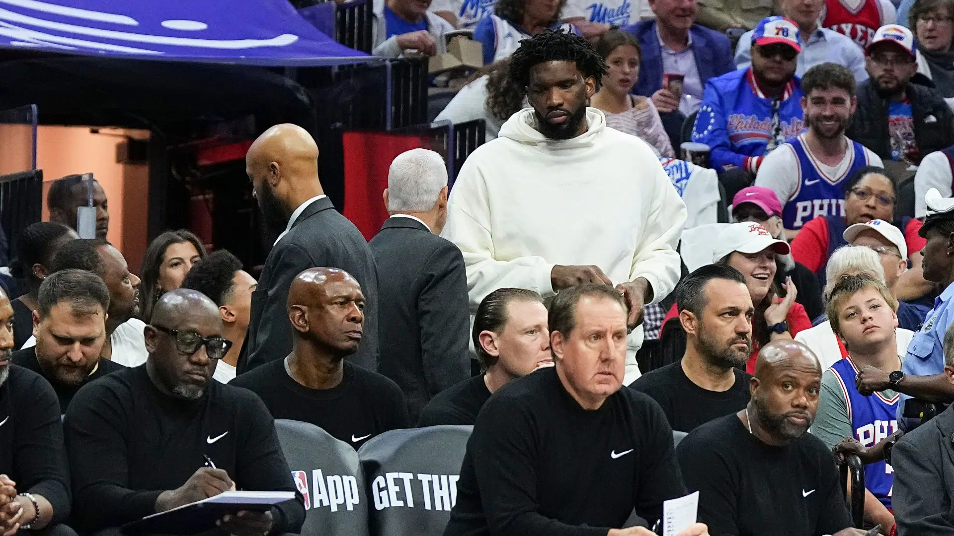 Joel Embiid, astro dos 76ers, está sendo preservado pelo histórico de lesões 