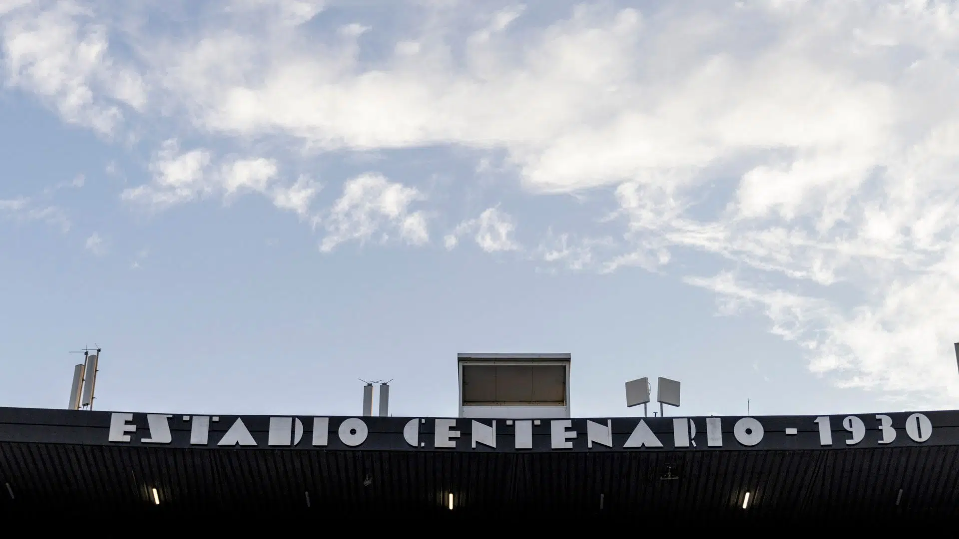 Faixada do Estádio Centenário, em Montevidéu, capital do Uruguai