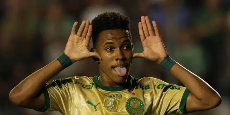 Estêvão pode ser artilheiro do Brasileirão