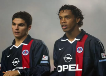 Arteta fala sobre como foi conviver com Ronaldinho Gaúcho