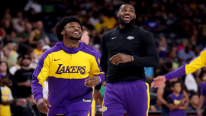 Lakers volta a sofrer criticas por como tratam Bronny James; Veja