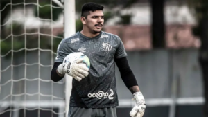João Paulo do Santos volta a treinar com o elenco após lesão