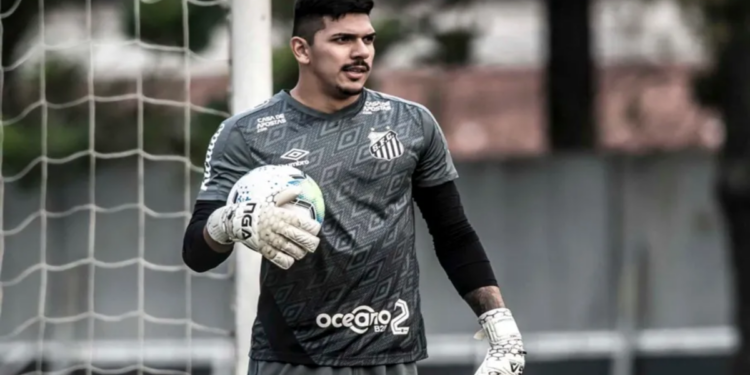 João Paulo do Santos volta a treinar com o elenco após lesão