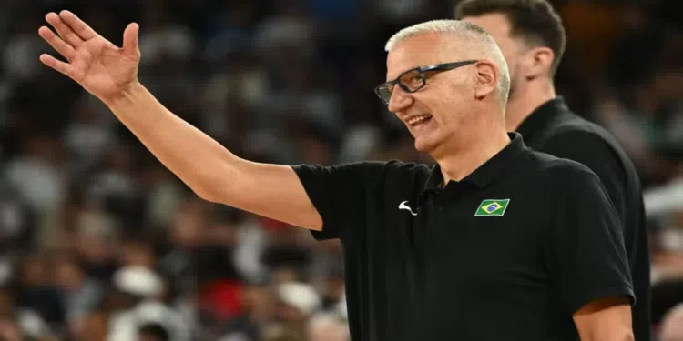 Seleção brasileira de basquete é convocada por Petrovic; Veja lista