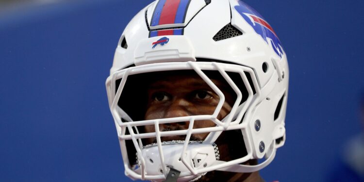 Jogador da NFL é suspenso por violência doméstica