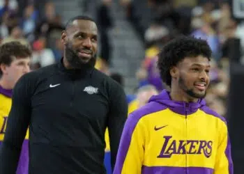 LeBron James se irrita com perguntas sobre Bronny