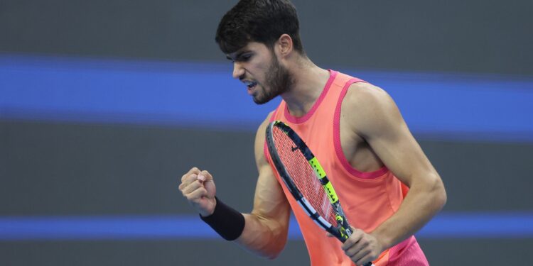 Alcaraz, Sinner e Djokovic vencem no Masters de Xangai