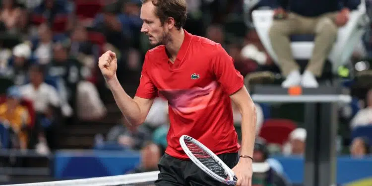 Medvedev vence Thiago Wild