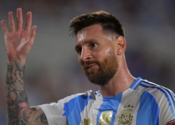 Messi projeta aposentadoria após show pela Argentina