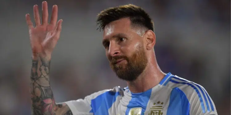 Messi projeta aposentadoria após show pela Argentina