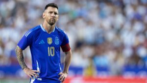 Lionel Messi em ação pela Argentina, em jogo contra Guatemala