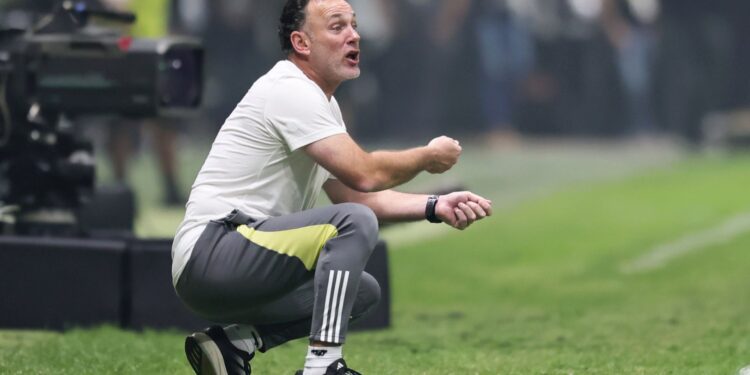 Gabriel Milito, do Atlético-MG, enaltece a equipe após a conquista da vaga na final da Libertadores