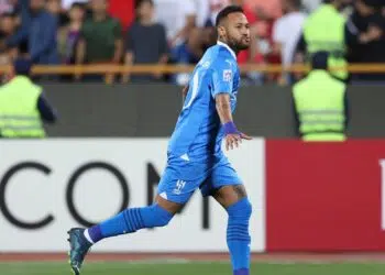 Neymar comemorando seu primeiro gol com a camisa do Al-Hilal