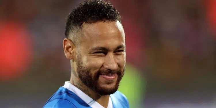Neymar se manifesta antes de retorno aos gramados