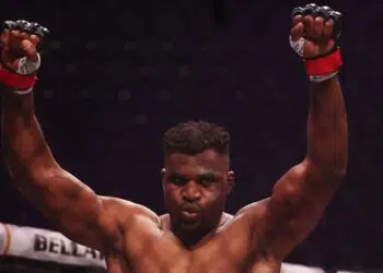 Ngannou comenta luto após vitória na PFL