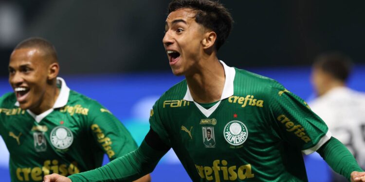 Palmeiras estabelece preço por Vitor Reis