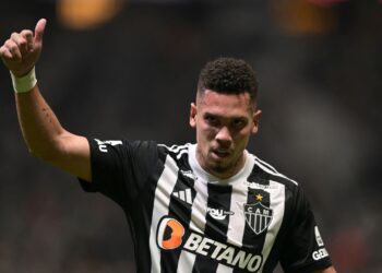 Paulinho revela motivo de ter deixado o Vasco